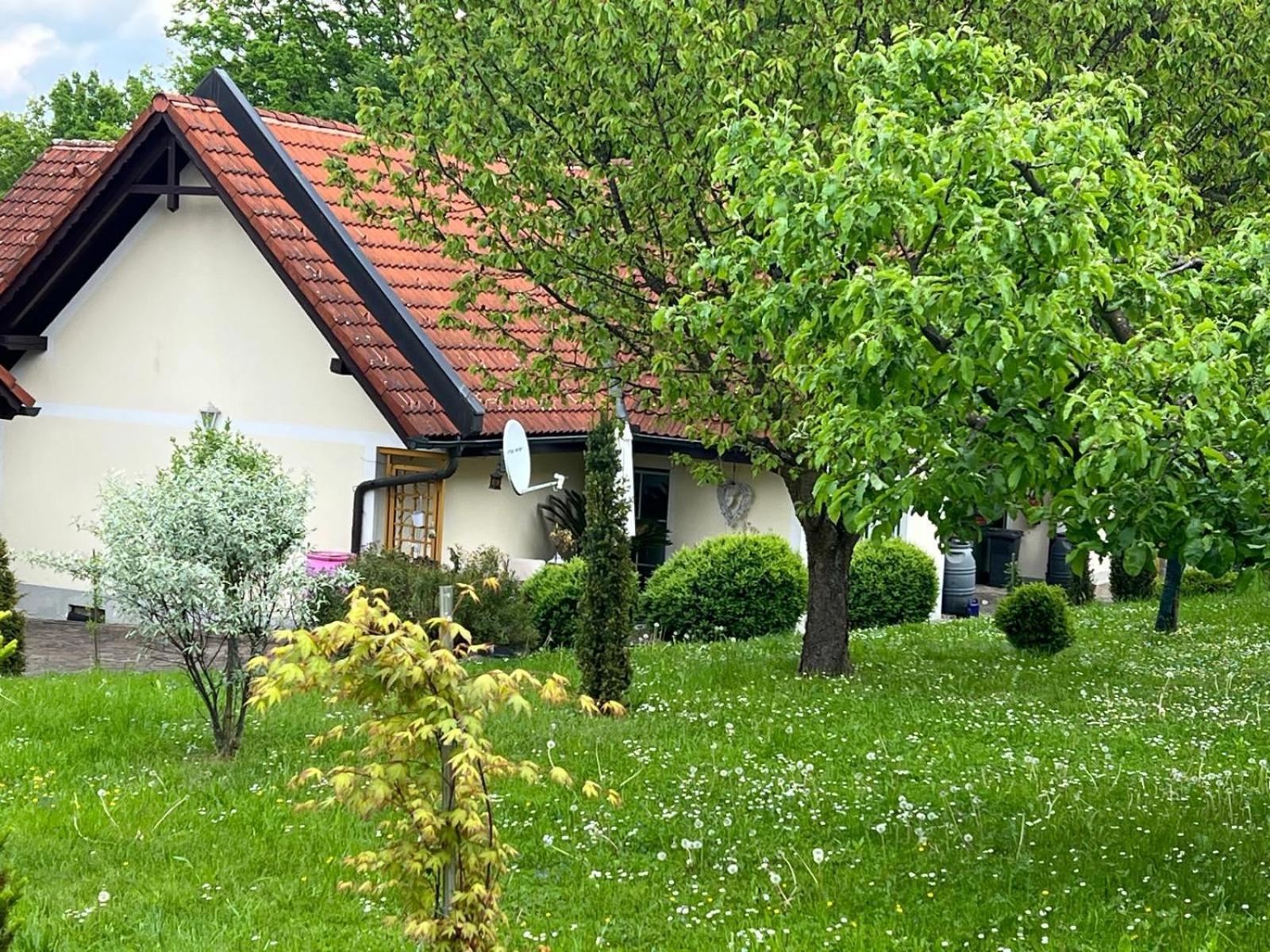 Ferienwohnung Dorner Spielfeld Exterior photo